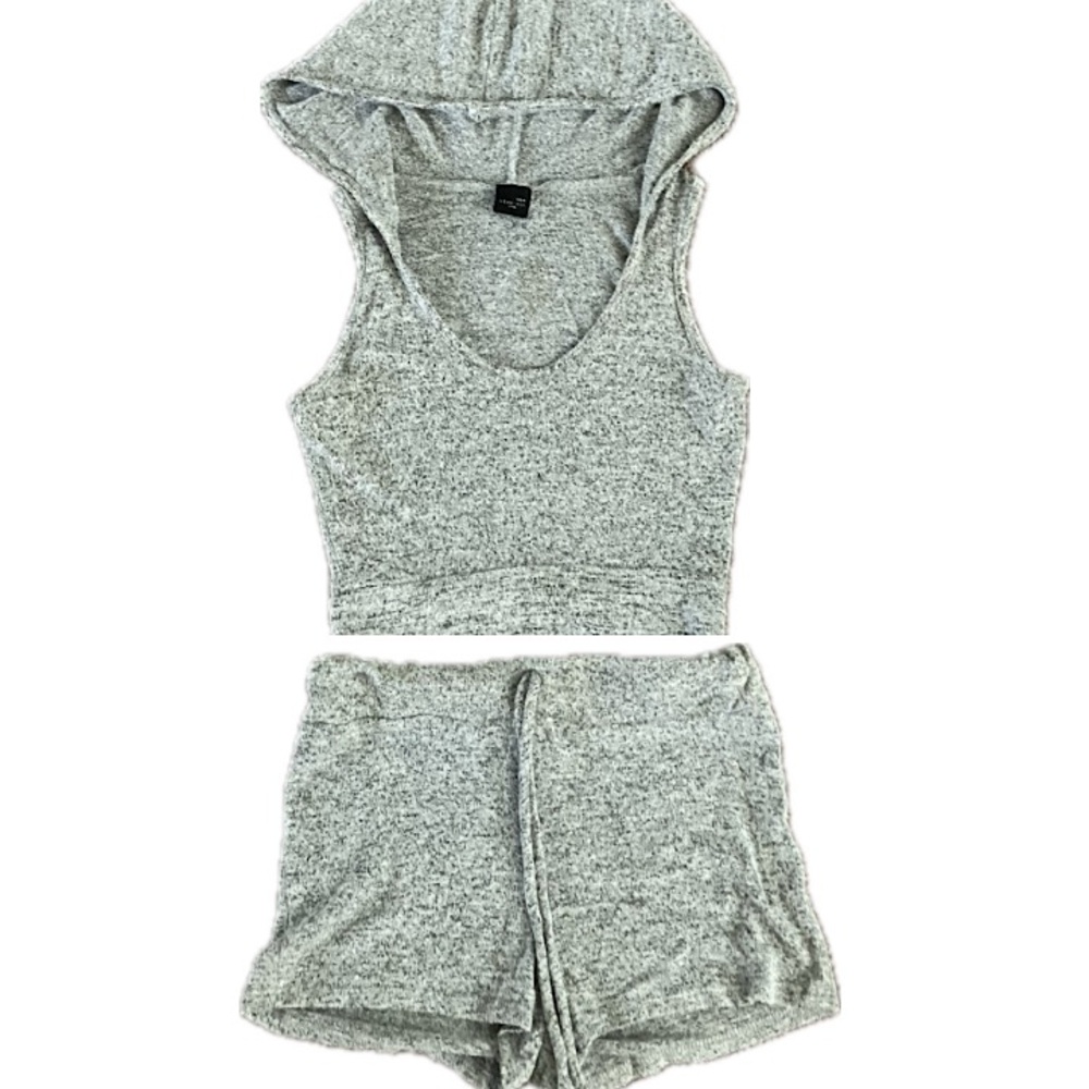 The Clas-sic 2 Piece Cropped Shorts Set Size M Heather Gray